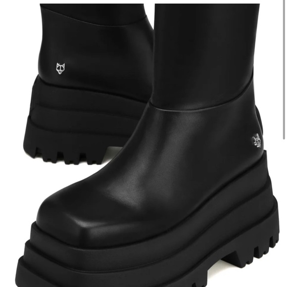 BRAND NEW Naked Wolfe Boots - Picture 3 of 5